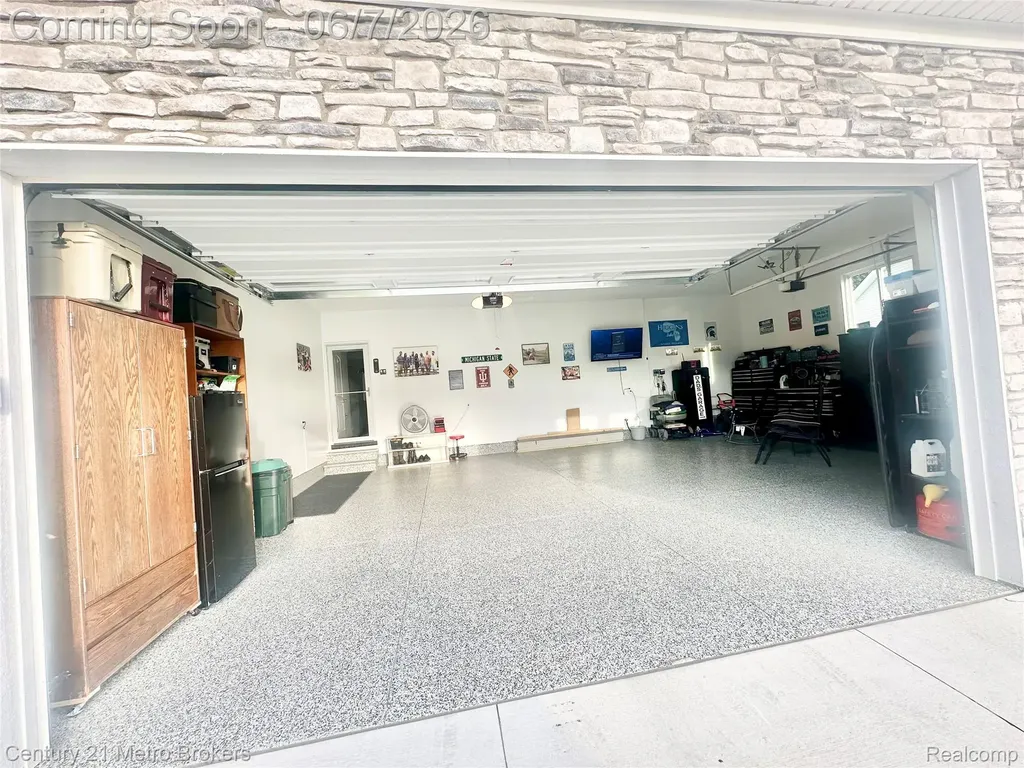 16437 Sleepy Hollow Drive Fenton Charter Township MI 48430