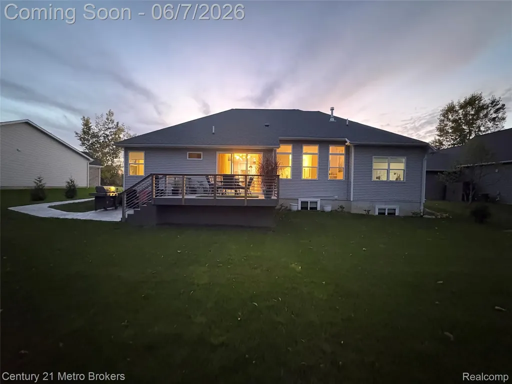 16437 Sleepy Hollow Drive Fenton Charter Township MI 48430
