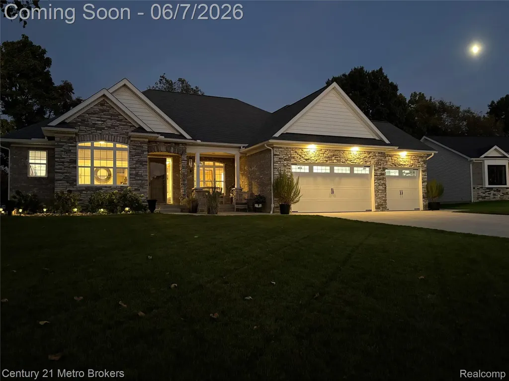 16437 Sleepy Hollow Drive Fenton Charter Township MI 48430