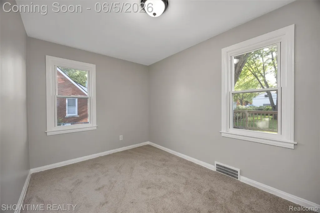 23101 Shakespeare Avenue Eastpointe City MI 48021
