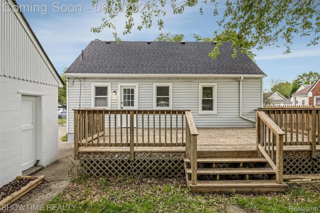 23101 Shakespeare Avenue Eastpointe City MI 48021