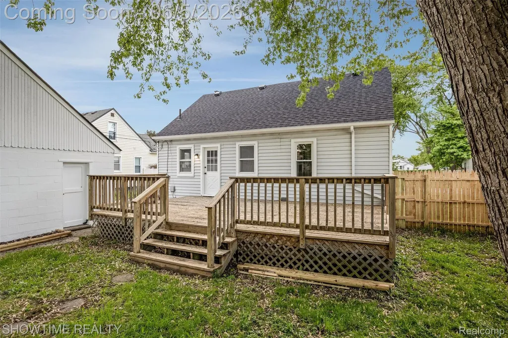 23101 Shakespeare Avenue Eastpointe City MI 48021