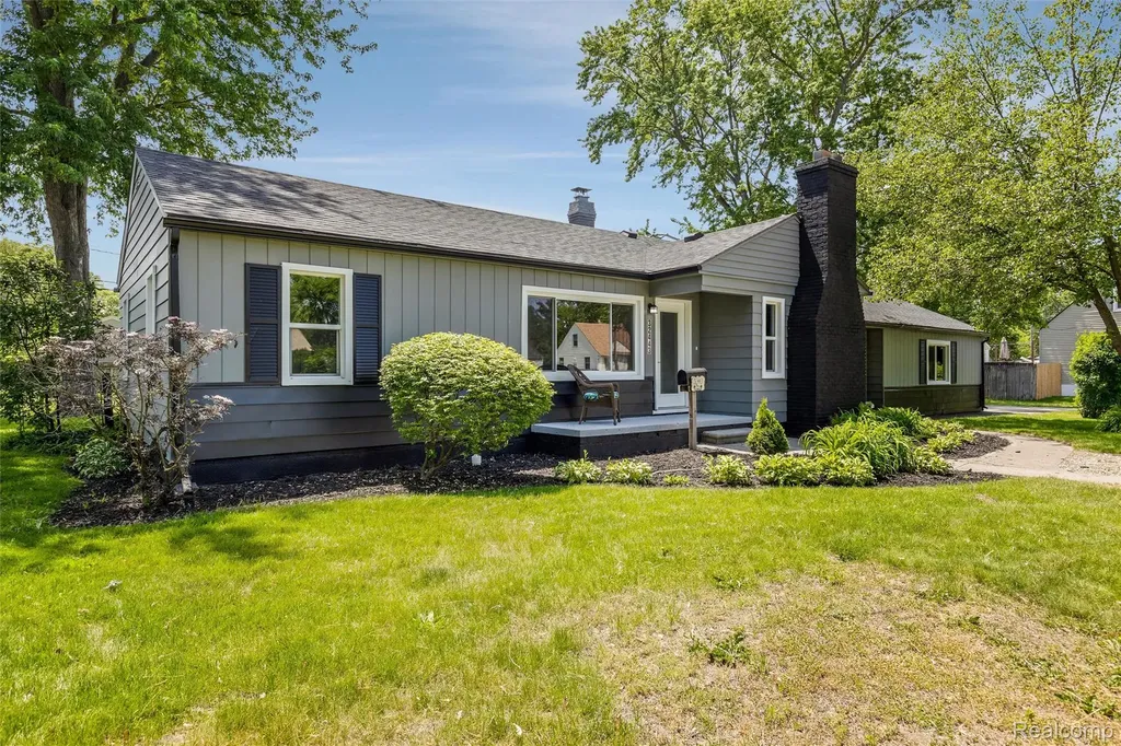 32443 Florence Street Garden City City MI 48135