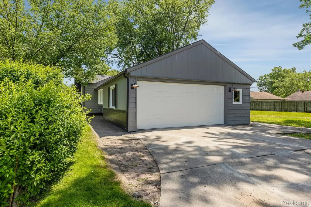 32443 Florence Street Garden City City MI 48135