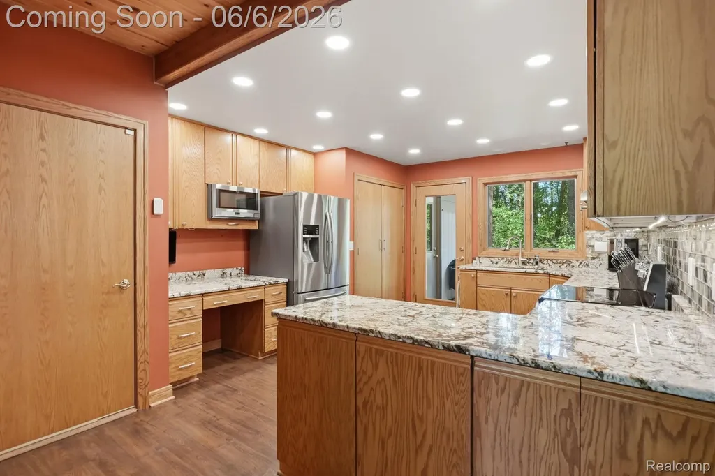 356 Avanti Lane Highland Charter Township MI 48357