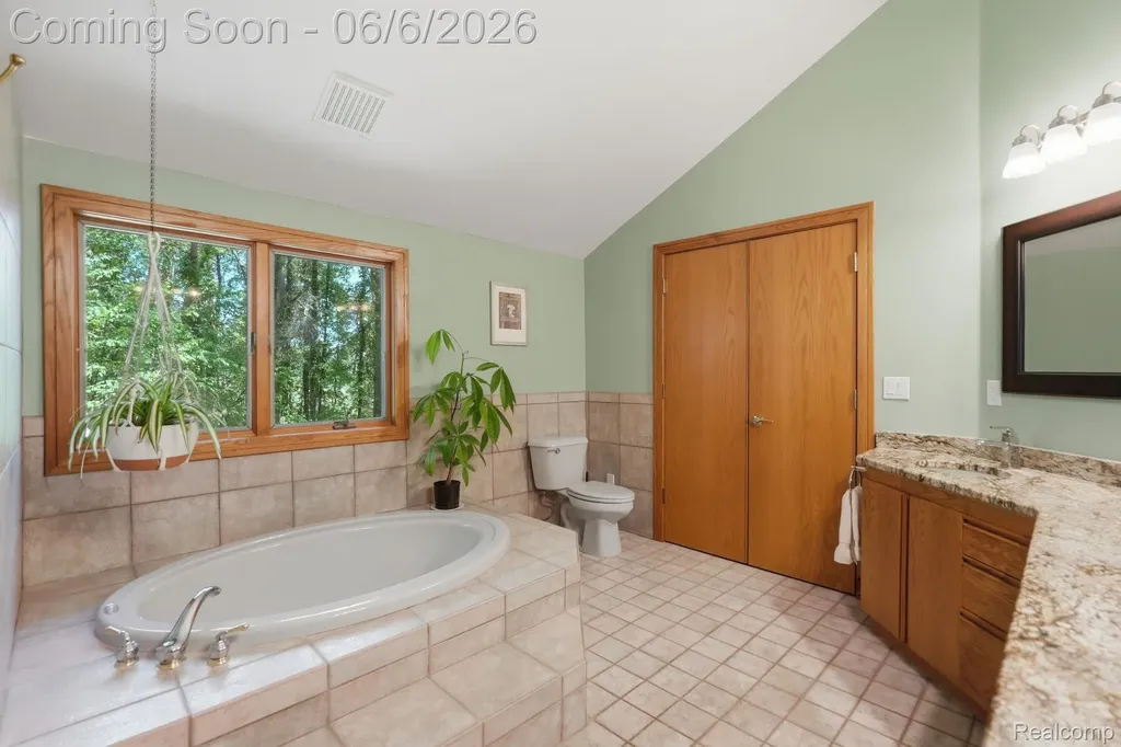 356 Avanti Lane Highland Charter Township MI 48357