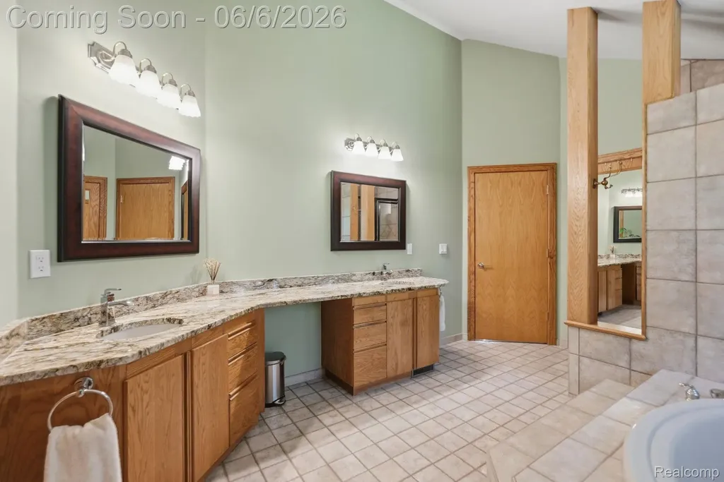 356 Avanti Lane Highland Charter Township MI 48357