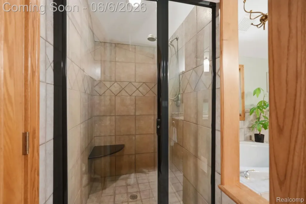 356 Avanti Lane Highland Charter Township MI 48357