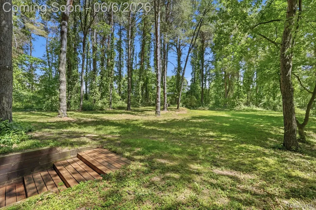 356 Avanti Lane Highland Charter Township MI 48357