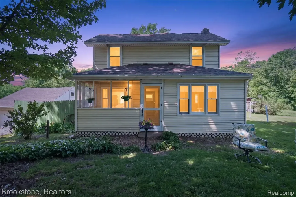 9455 Andersonville Road Springfield Charter Township MI 48346