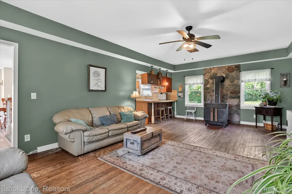 9455 Andersonville Road Springfield Charter Township MI 48346