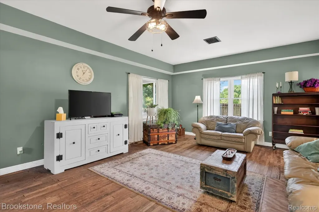 9455 Andersonville Road Springfield Charter Township MI 48346