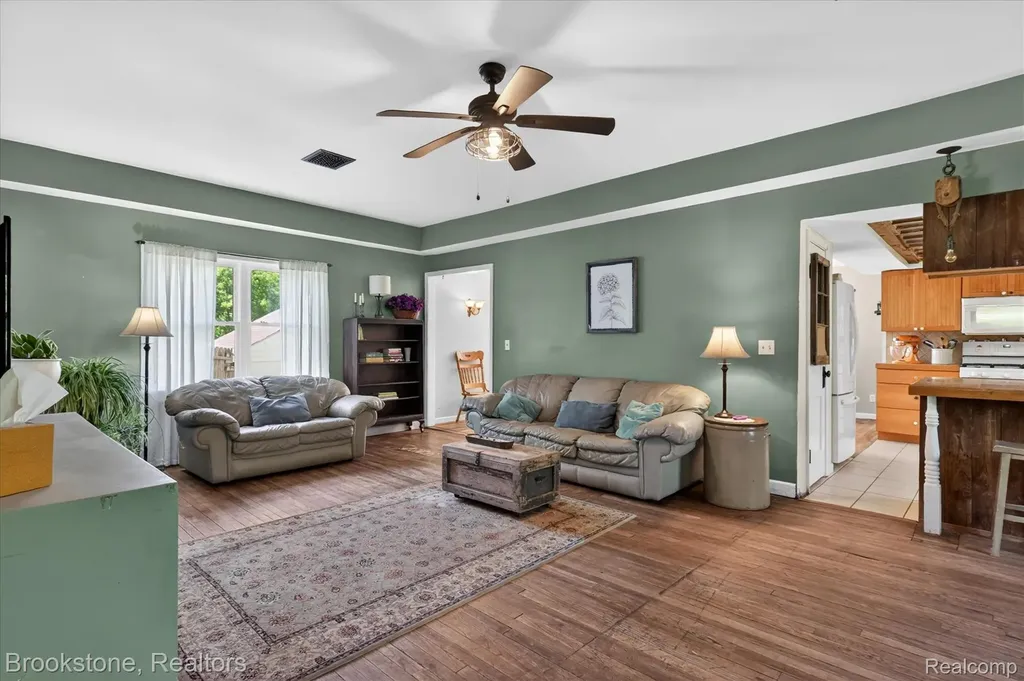 9455 Andersonville Road Springfield Charter Township MI 48346