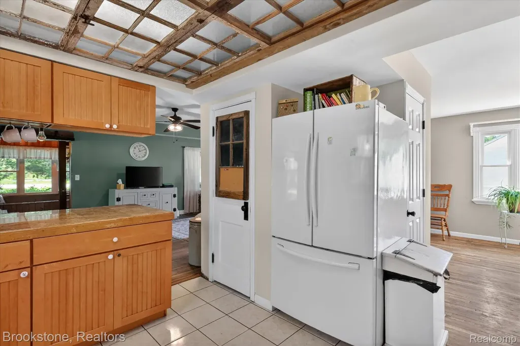 9455 Andersonville Road Springfield Charter Township MI 48346