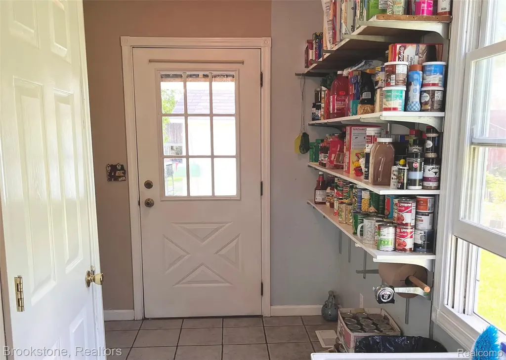 9455 Andersonville Road Springfield Charter Township MI 48346