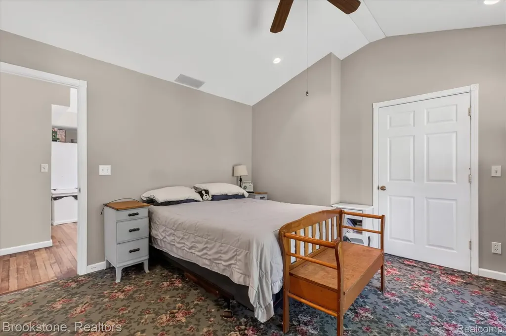 9455 Andersonville Road Springfield Charter Township MI 48346
