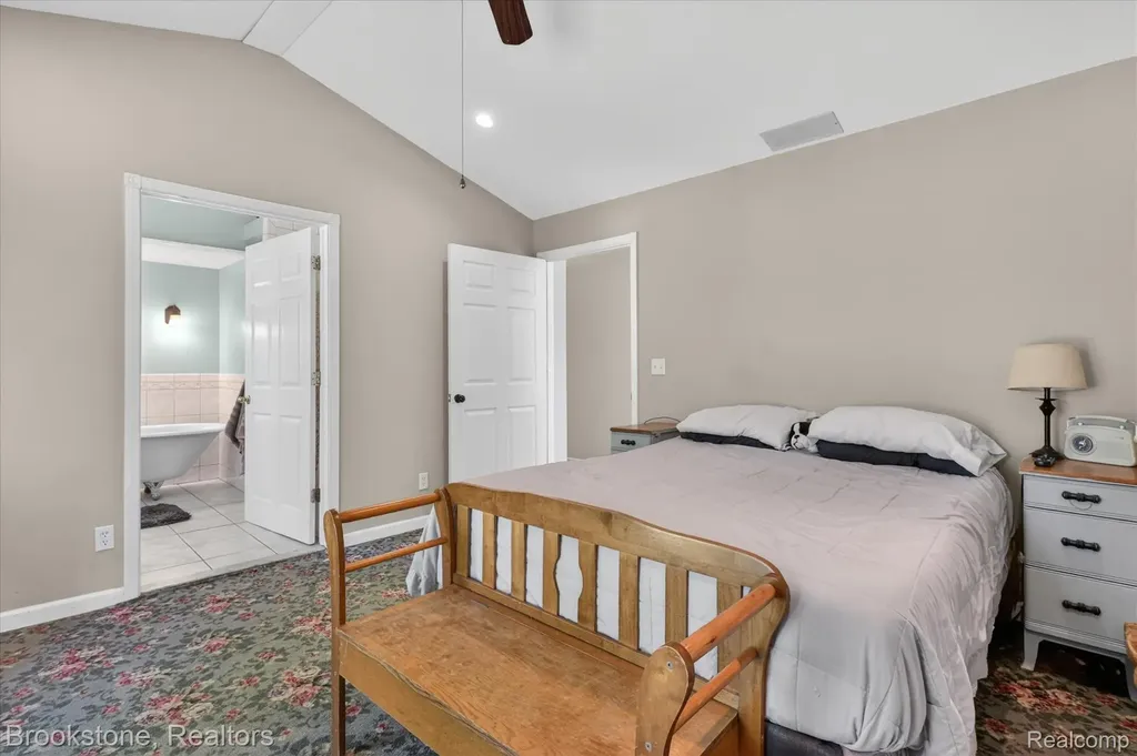 9455 Andersonville Road Springfield Charter Township MI 48346