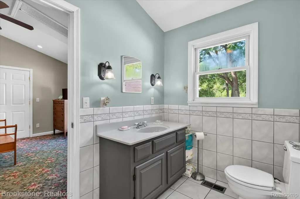 9455 Andersonville Road Springfield Charter Township MI 48346