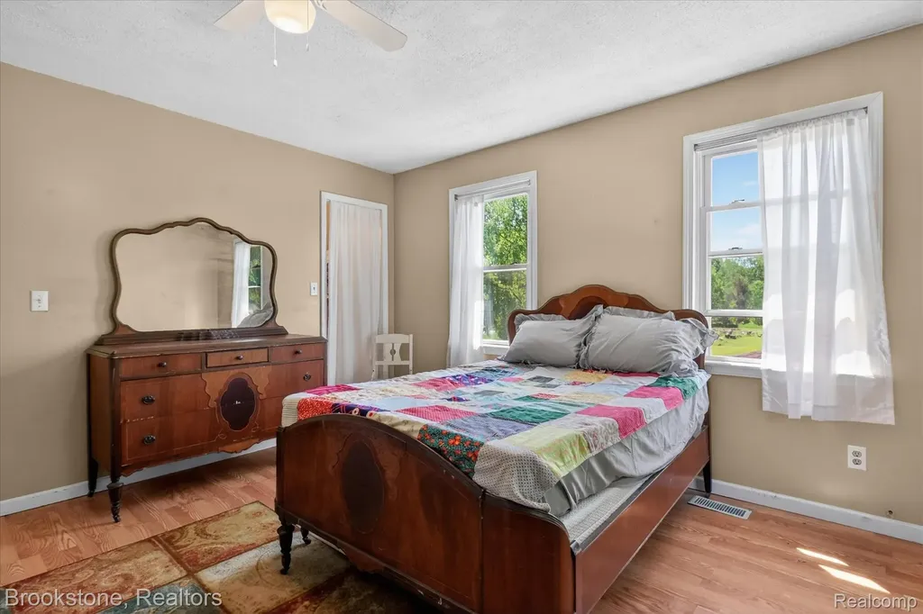 9455 Andersonville Road Springfield Charter Township MI 48346