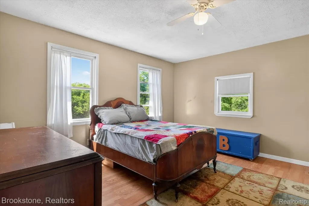 9455 Andersonville Road Springfield Charter Township MI 48346
