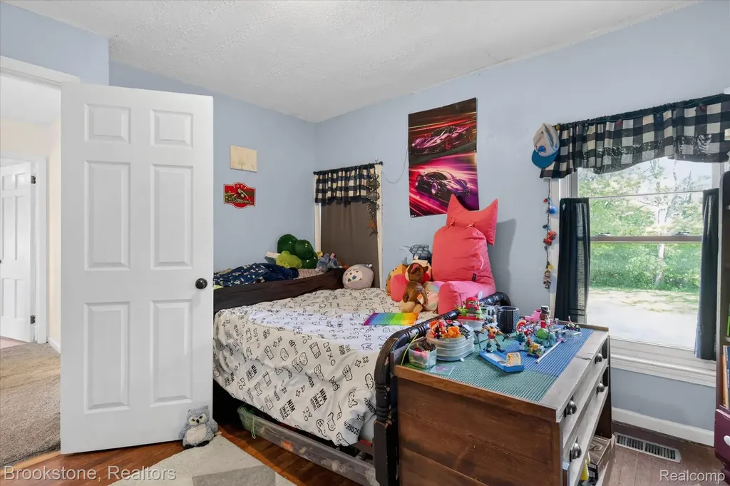 9455 Andersonville Road Springfield Charter Township MI 48346