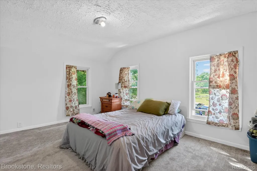 9455 Andersonville Road Springfield Charter Township MI 48346