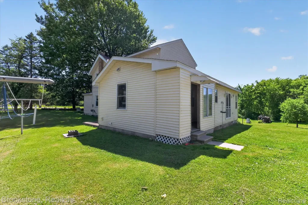 9455 Andersonville Road Springfield Charter Township MI 48346
