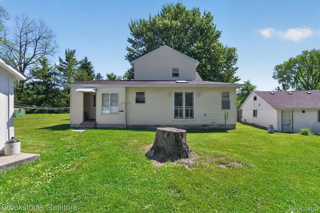 9455 Andersonville Road Springfield Charter Township MI 48346