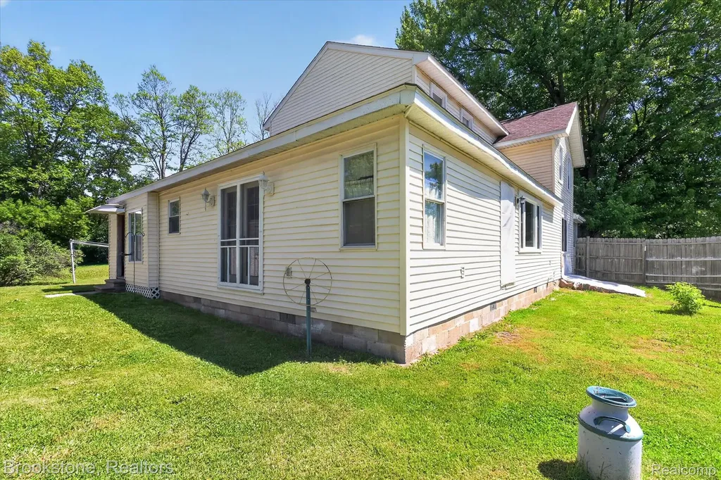 9455 Andersonville Road Springfield Charter Township MI 48346