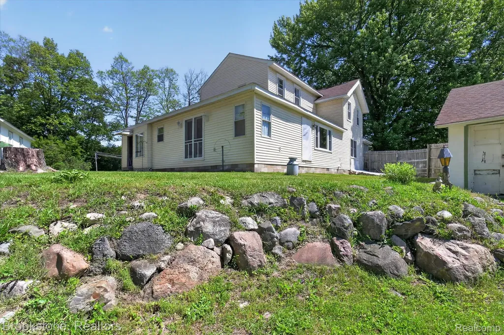 9455 Andersonville Road Springfield Charter Township MI 48346
