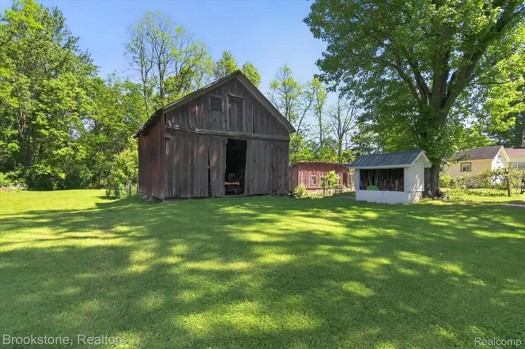 9455 Andersonville Road Springfield Charter Township MI 48346