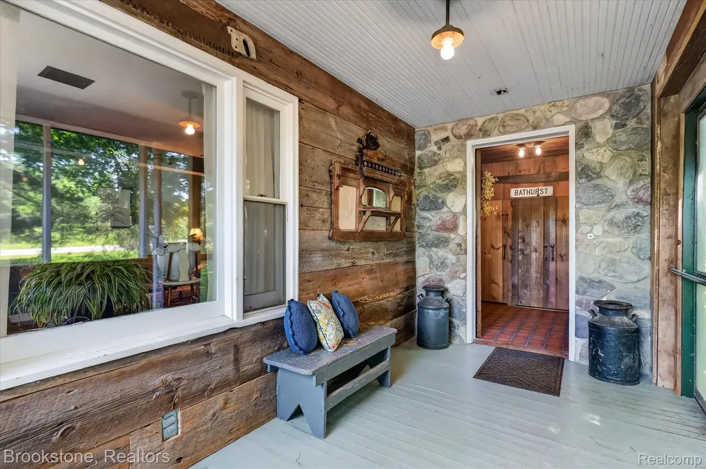 9455 Andersonville Road Springfield Charter Township MI 48346