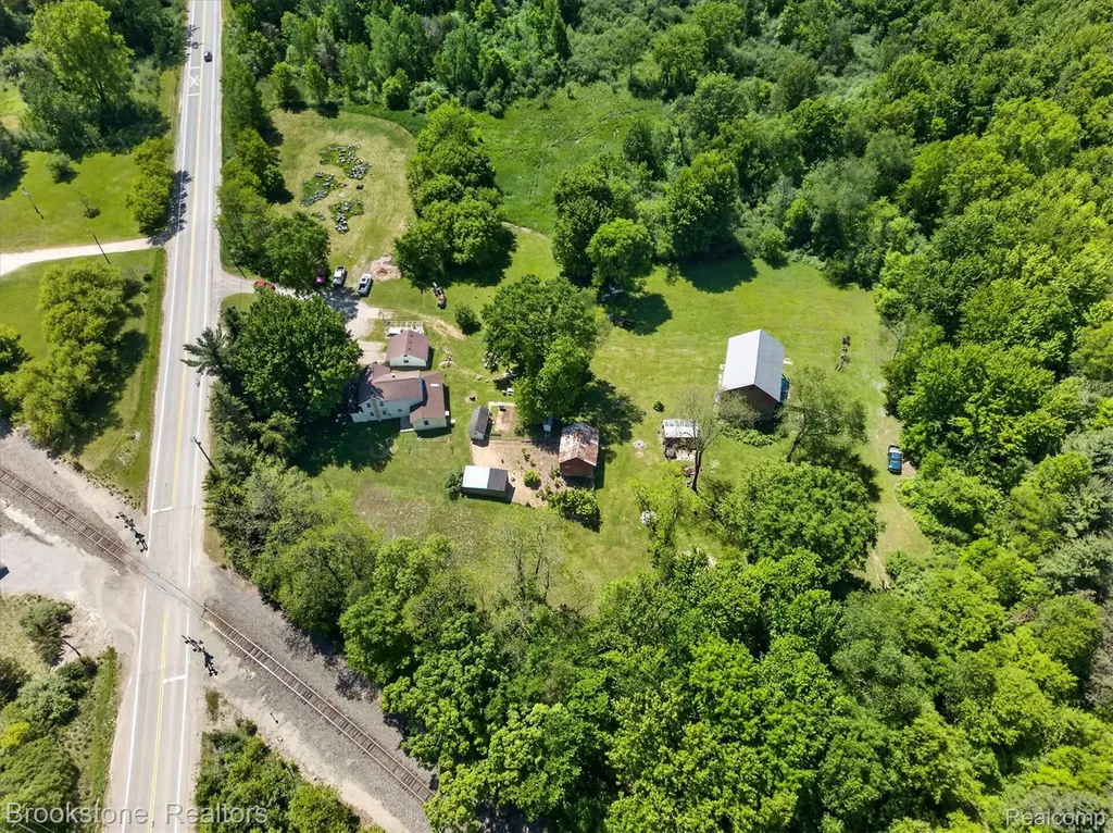 9455 Andersonville Road Springfield Charter Township MI 48346