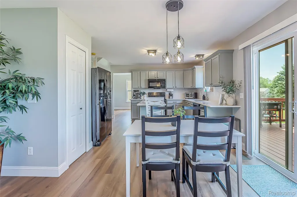 3145 Stillriver Drive Genoa Township MI 48843