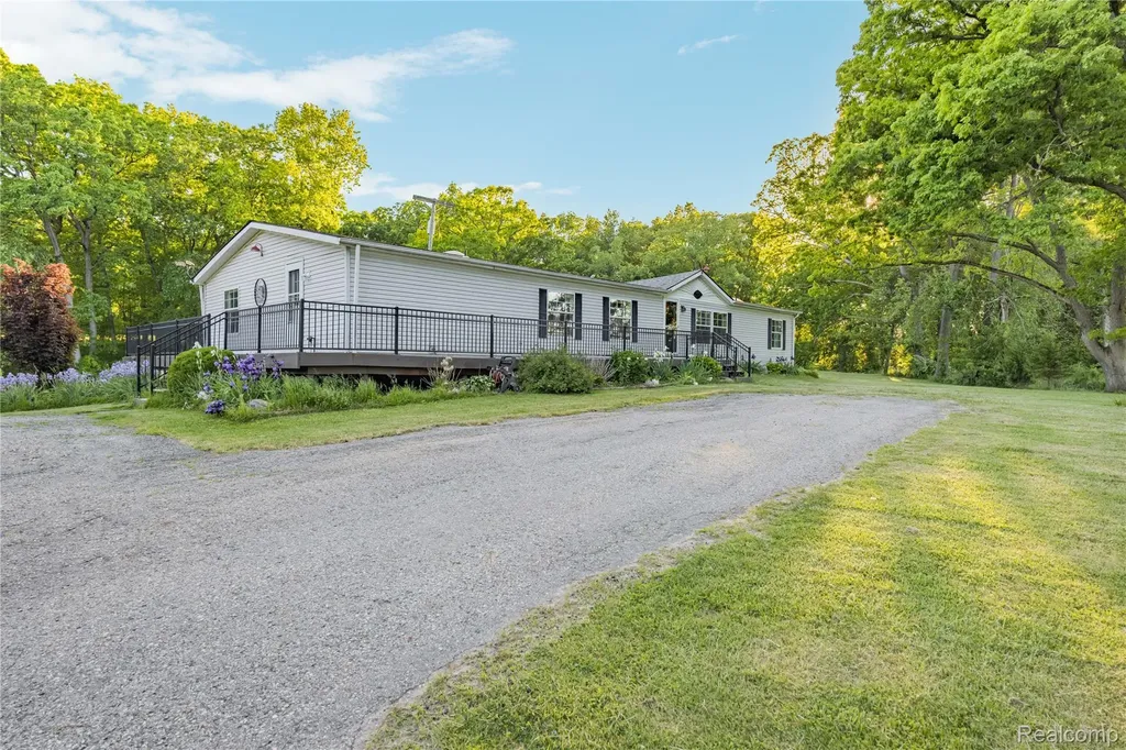 8460 Fish Lake Road Holly Township MI 48442
