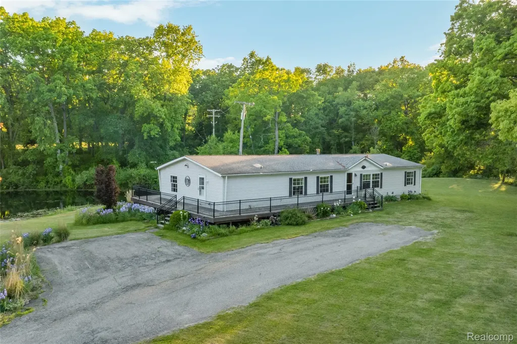 8460 Fish Lake Road Holly Township MI 48442