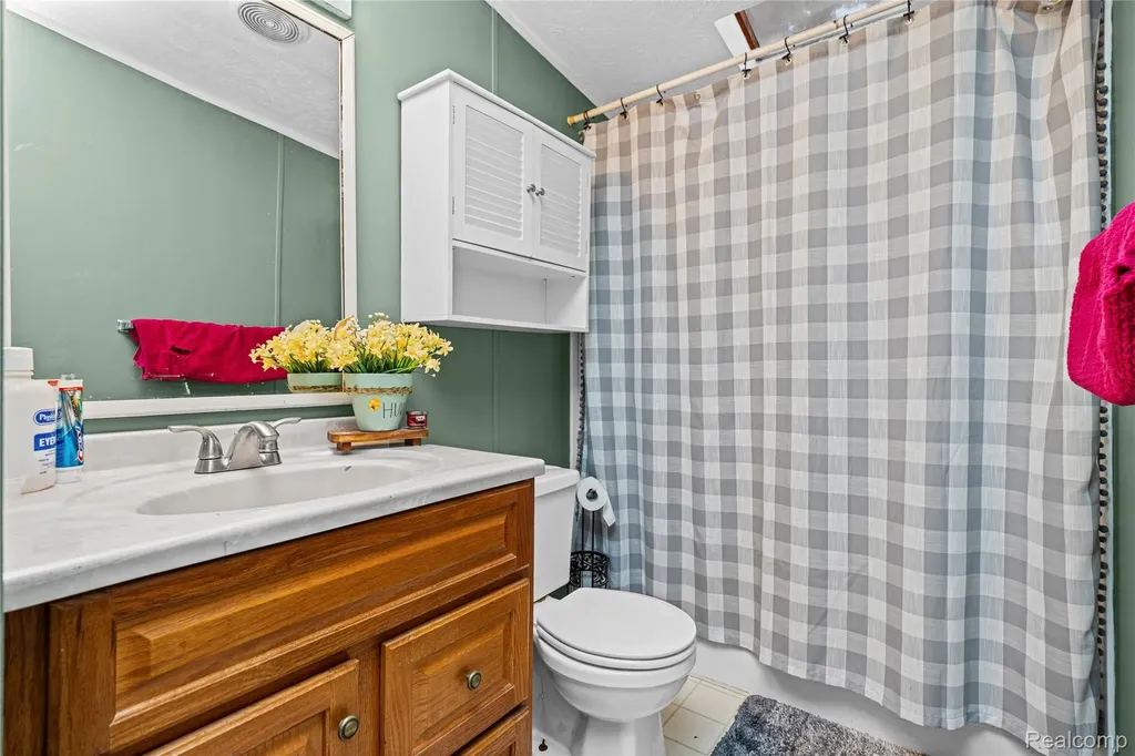 8460 Fish Lake Road Holly Township MI 48442