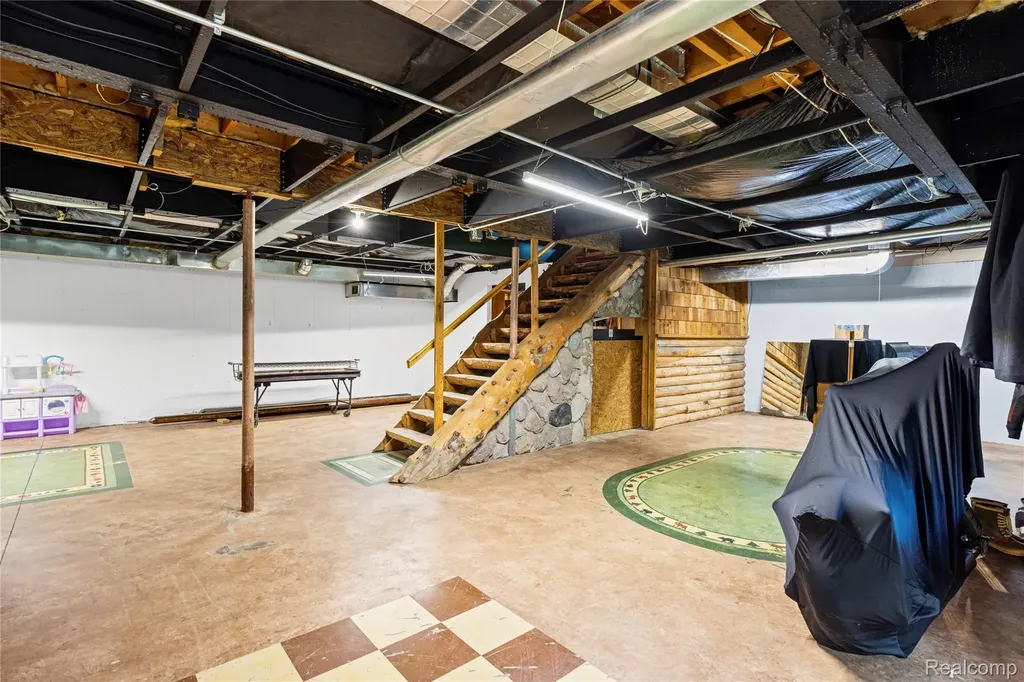 8460 Fish Lake Road Holly Township MI 48442