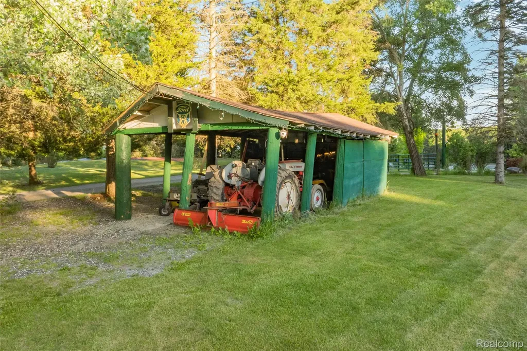 8460 Fish Lake Road Holly Township MI 48442