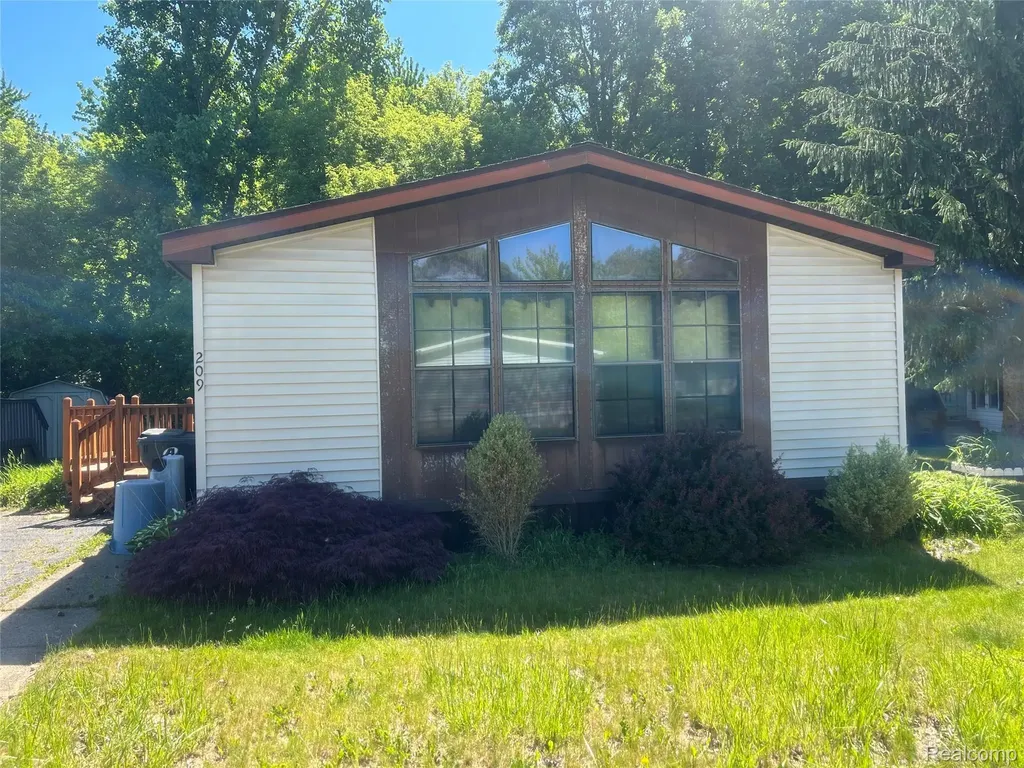 351 N. Squirrel Road Auburn Hills City MI 48326