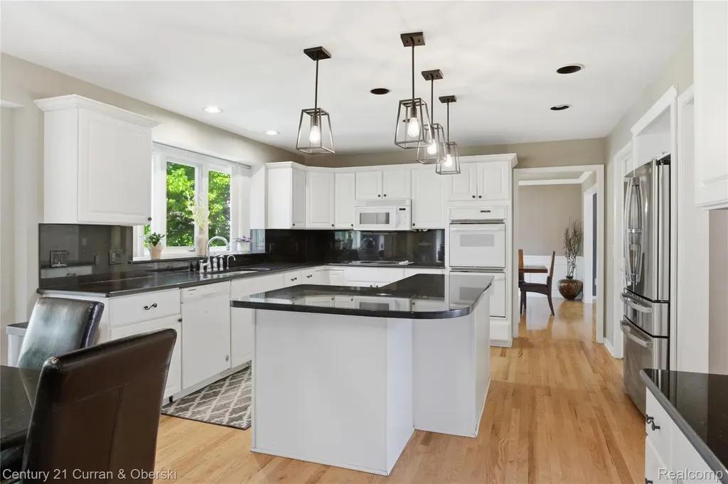 4876 Justin Lane West Bloomfield Charter Township MI 48322