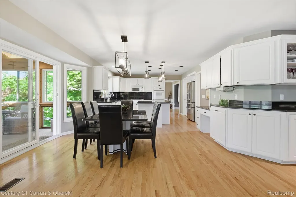 4876 Justin Lane West Bloomfield Charter Township MI 48322