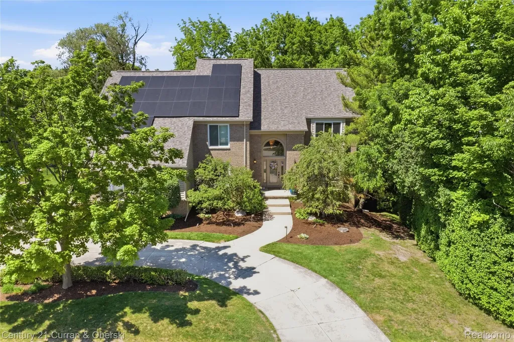 4876 Justin Lane West Bloomfield Charter Township MI 48322