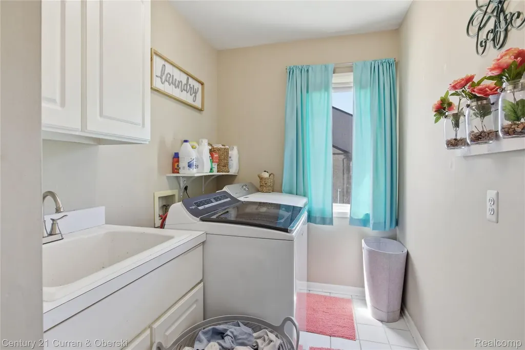 4876 Justin Lane West Bloomfield Charter Township MI 48322