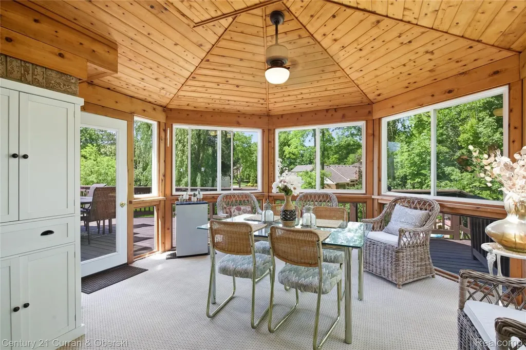 4876 Justin Lane West Bloomfield Charter Township MI 48322