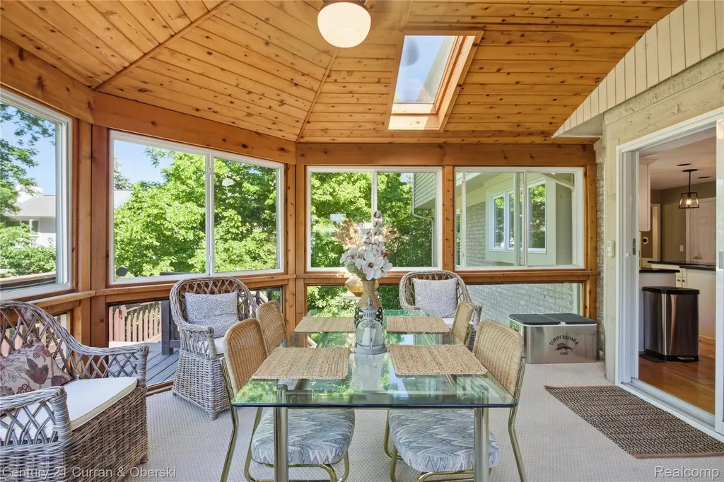 4876 Justin Lane West Bloomfield Charter Township MI 48322