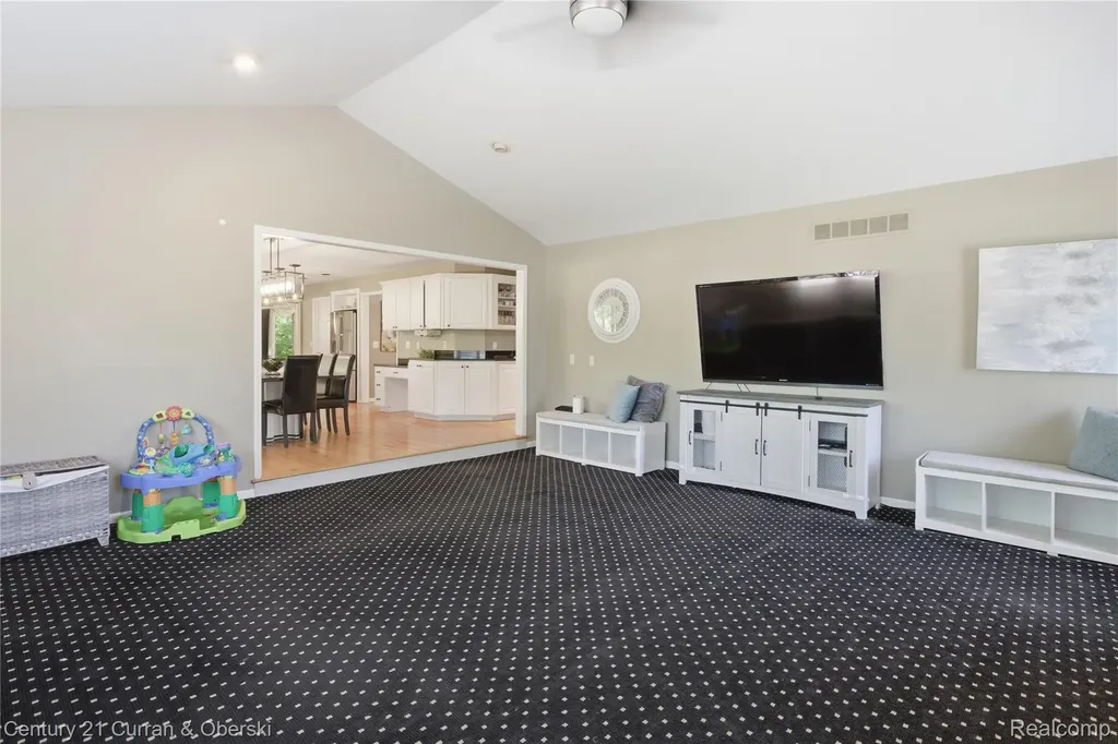 4876 Justin Lane West Bloomfield Charter Township MI 48322