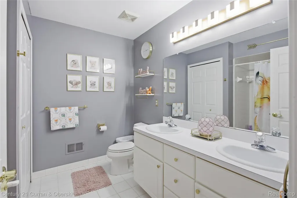 4876 Justin Lane West Bloomfield Charter Township MI 48322