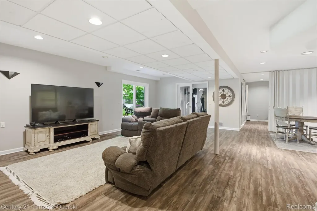 4876 Justin Lane West Bloomfield Charter Township MI 48322