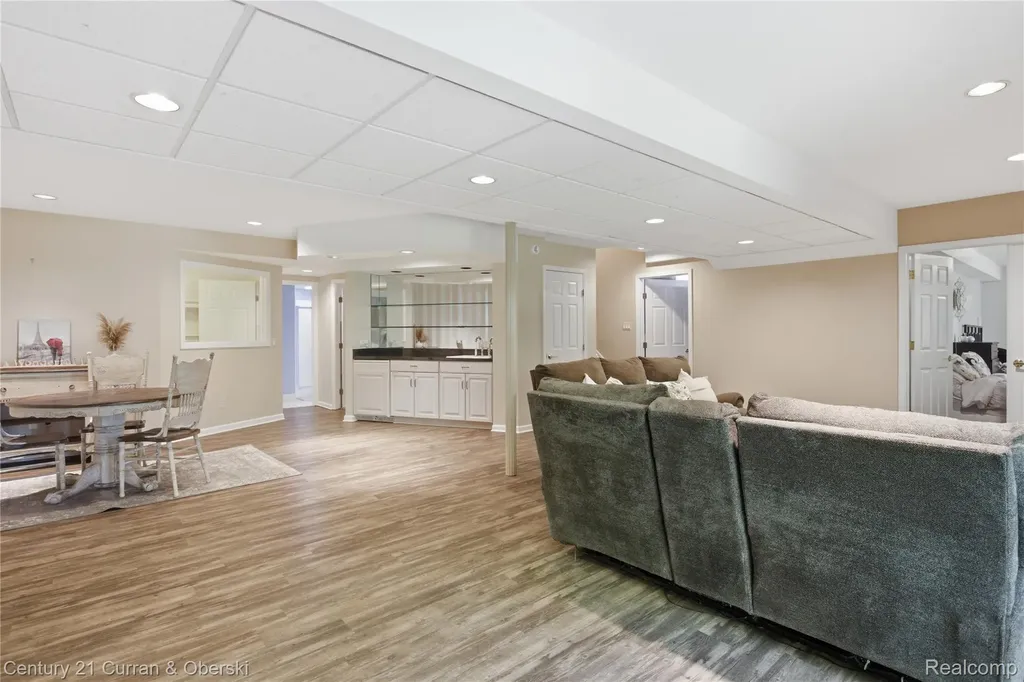 4876 Justin Lane West Bloomfield Charter Township MI 48322